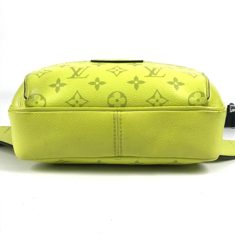 LOUIS VUITTON M30239 Taigalama Outdoor Messenger PM Shoulder Bag body bag - Picture 7 of 16